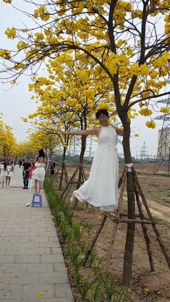 Xỉu ngang ảnh hậu trường chụp ảnh cùng hoa của hội chị em-5