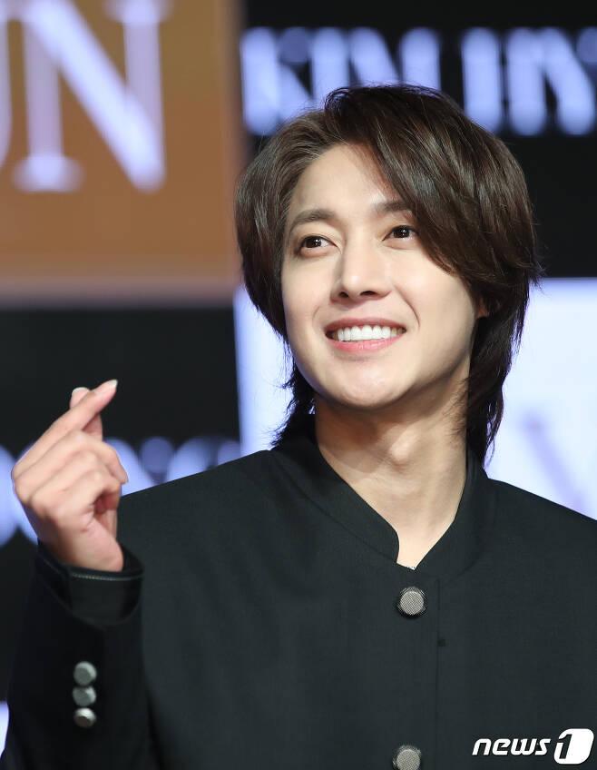 Kim Hyun Joong tổ chức fan meeting đầu tiên sau 12 năm gặp scandal-2