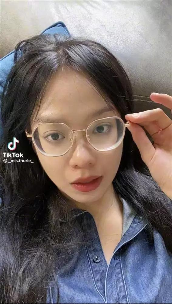 Hoa hậu Thanh Thủy công khai chia sẻ ảnh mặt mộc-15