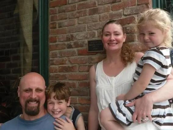 Biết mình mắc bệnh nan y, người đàn ông tìm chồng mới cho vợ-1