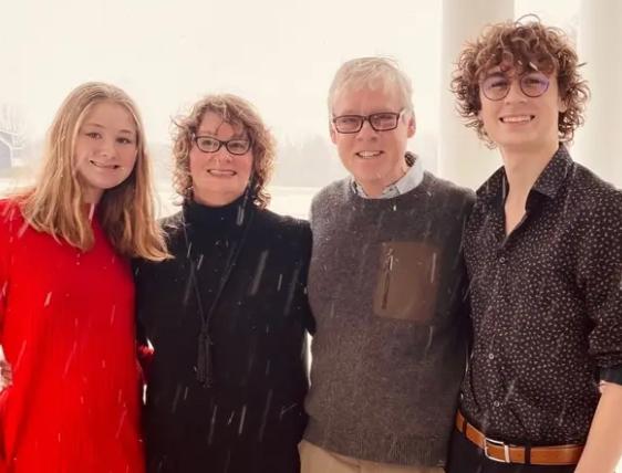 Biết mình mắc bệnh nan y, người đàn ông tìm chồng mới cho vợ-2