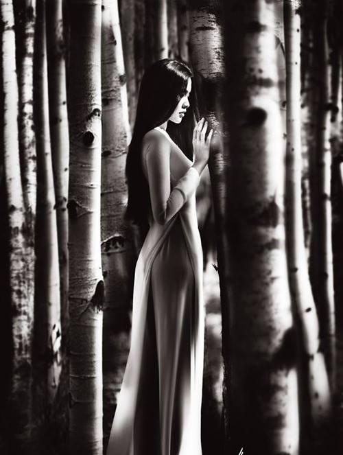 Hà Tăng mặc áo dài trắng đẹp như mỹ nữ an tĩnh trong tranh-5