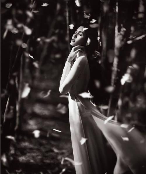 Hà Tăng mặc áo dài trắng đẹp như mỹ nữ an tĩnh trong tranh-6