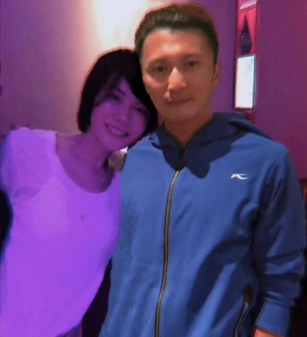 Vương Phi hiếm hoi công khai đăng ảnh Tạ Đình Phong-3