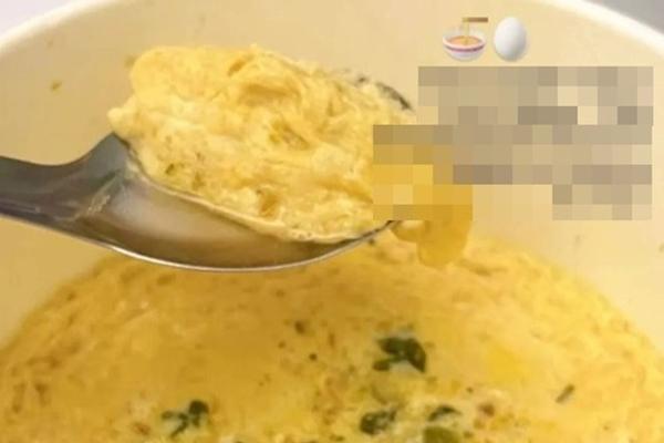 Mỳ khổng lồ to như cái xô giá 550.000 đồng, khách Trung Quốc tranh nhau mua-3