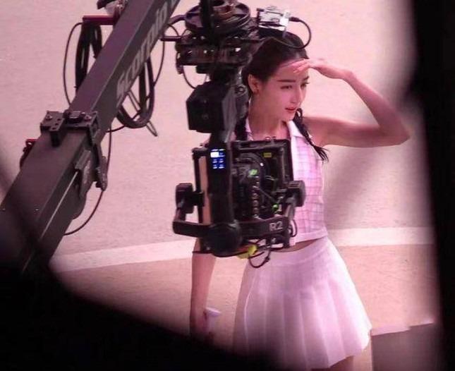 Địch Lệ Nhiệt Ba mặc váy tennis đáp trả tin mang thai-1