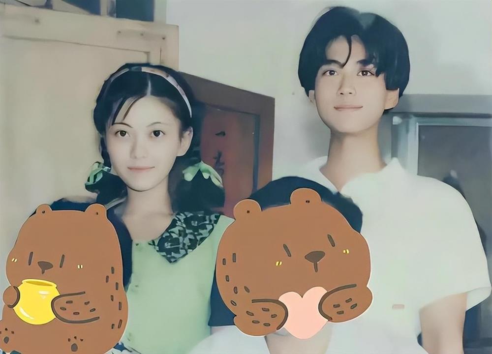 Cô gái khoe ảnh bố mẹ hồi trẻ đẹp như diễn viên nổi tiếng-1