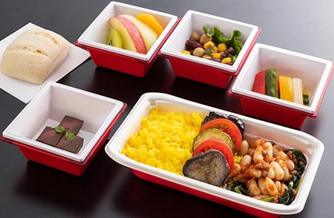 Chi đống tiền, khách hạng thương gia sốc khi bữa ăn chỉ có quả chuối-2