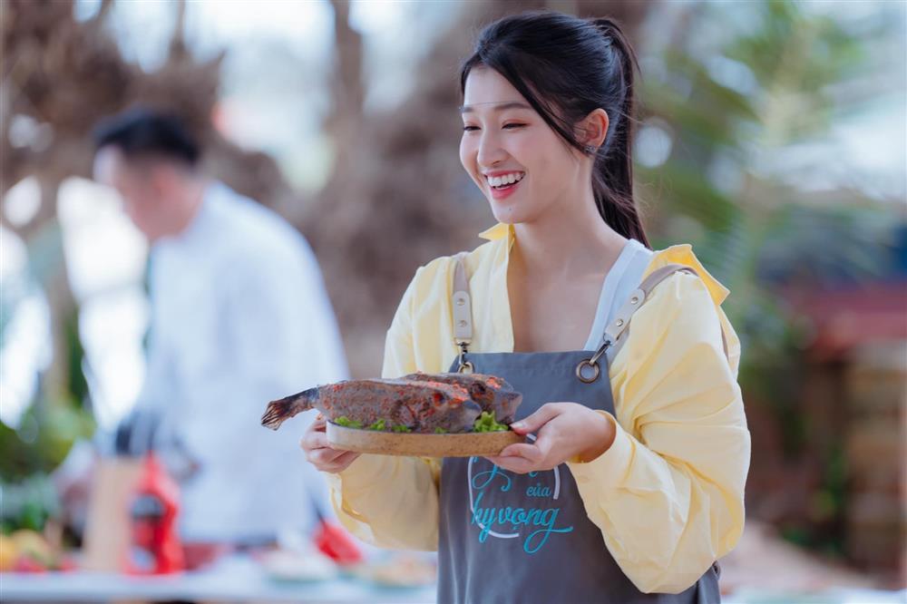 Đến camera show thực tế cũng chịu thua trước nhan sắc Á hậu Phương Nhi-3