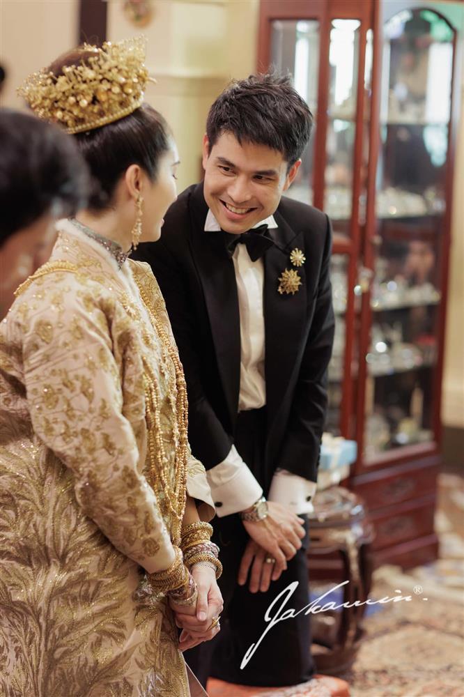 Hoa hậu chuyển giới đẹp nhất Thái Lan khóc trong ngày cưới-4