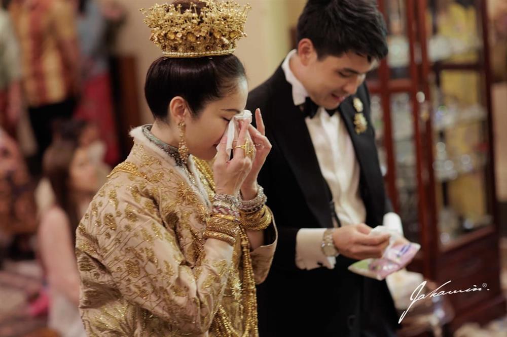Hoa hậu chuyển giới đẹp nhất Thái Lan khóc trong ngày cưới-6