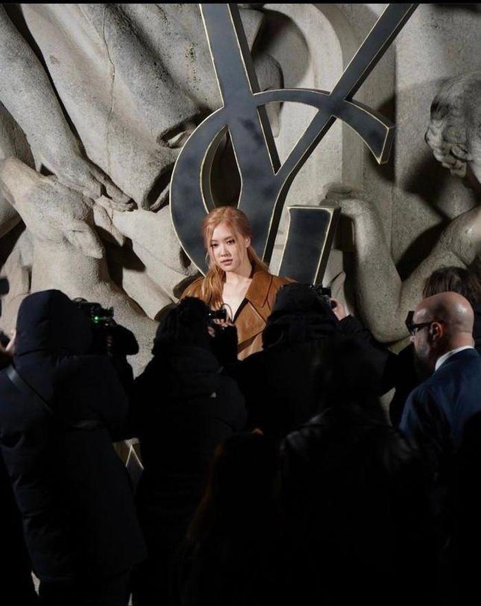 Rosé BLACKPINK: Khí chất ngút ngàn, ngồi cạnh Dua Lipa cute ngang-1