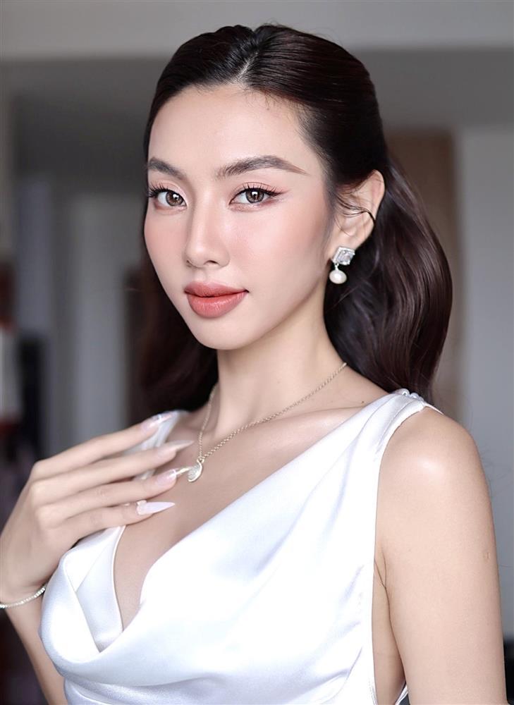 3 lần Hoa hậu Thùy Tiên đọ sắc bên Hồ Ngọc Hà-2