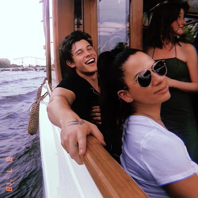 Chia tay bạn gái 52 tuổi, Shawn Mendes hẹn hò tình địch Olivia Rodrigo?-2