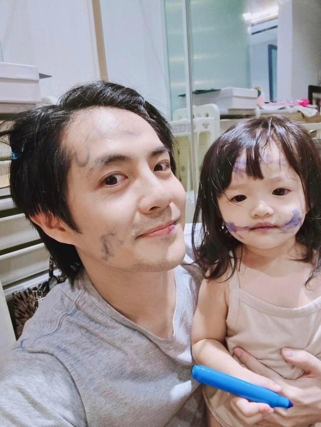 Mẹ con Đông Nhi lầy lội khiến Ông Cao Thắng cũng phải cảm thán-2