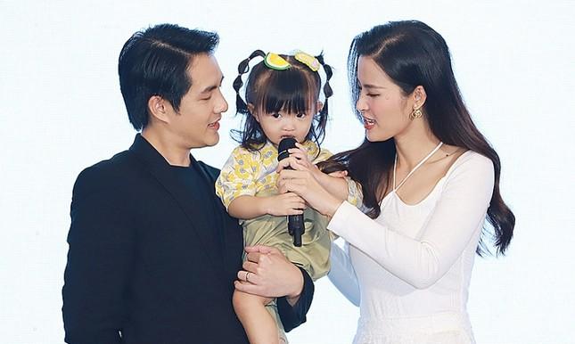 Mẹ con Đông Nhi lầy lội khiến Ông Cao Thắng cũng phải cảm thán-3