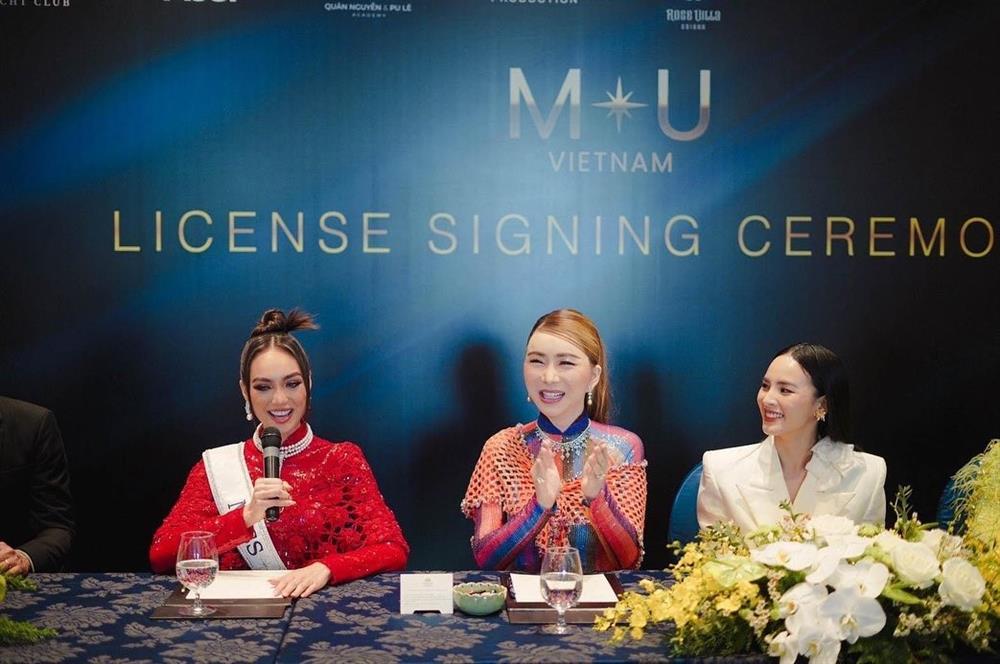 Hoa hậu Hoàn vũ sẽ bị tẩy chay vì sự độc đoán của tỷ phú chuyển giới?-1