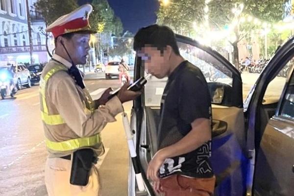 Nhiều cán bộ né tránh kiểm tra nồng độ cồn-4