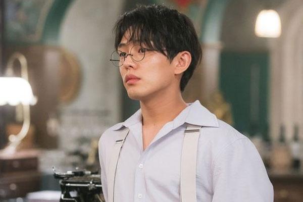 Ảnh đế Yoo Ah In bị cảnh sát triệu tập, dùng chất cấm vì bệnh lạ?-5