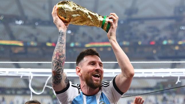 Messi chi 5 tỷ để mua iPhone mạ vàng tặng ĐT Argentina-2