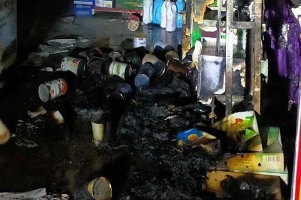 Người phụ nữ bị kẻ xấu ném bom xăng gây bỏng nặng-1