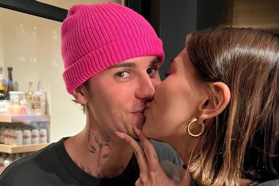 Giữa ồn ào với Selena, vợ chồng Justin Bieber có động thái đầu tiên