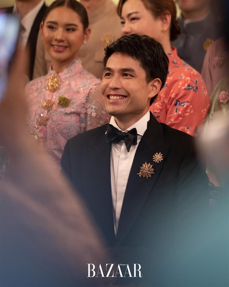 Cận cảnh trang phục cưới dát vàng của Hoa hậu chuyển giới đẹp nhất Thái Lan-7