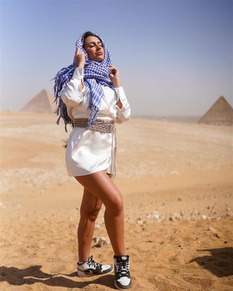 Thí sinh Hoa hậu Môi trường gây tranh cãi khi mặc hở-7