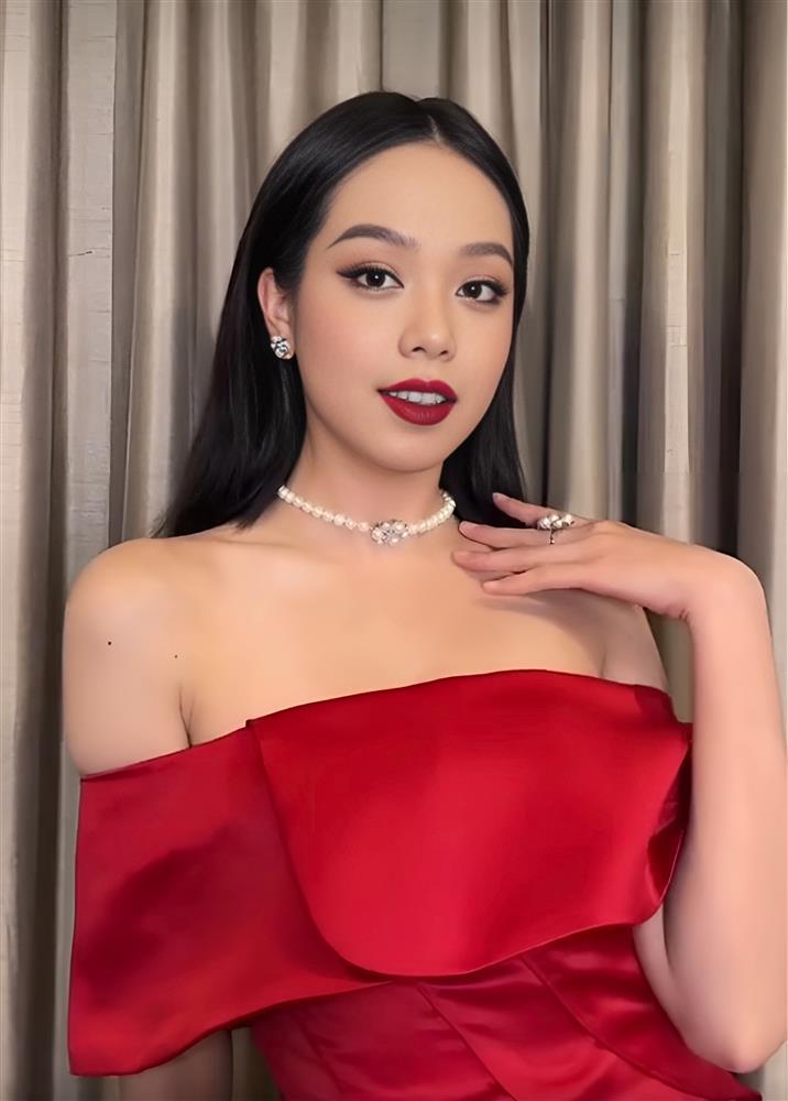 Hoa hậu Thanh Thủy tìm ra màu son hợp vía sau khi bắt trend biến hình-2
