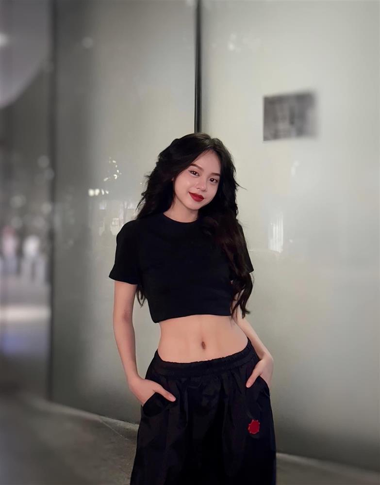 Hoa hậu Thanh Thủy tìm ra màu son hợp vía sau khi bắt trend biến hình-3