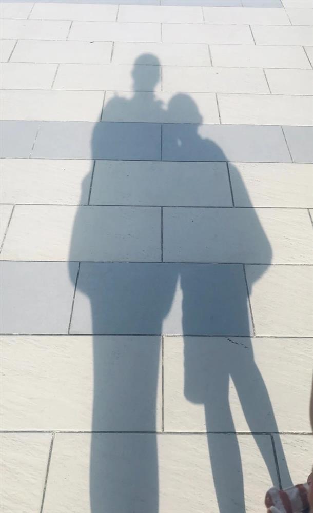 Lạ lùng mẹ đơn thân diễn cảnh bố mẹ ra tòa cho con xem-2