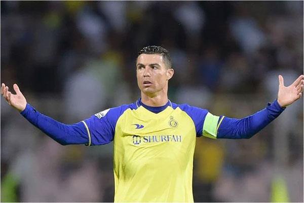 Ronaldo mờ nhạt trong màn ngược dòng thần kỳ của Saudi Arabia-1