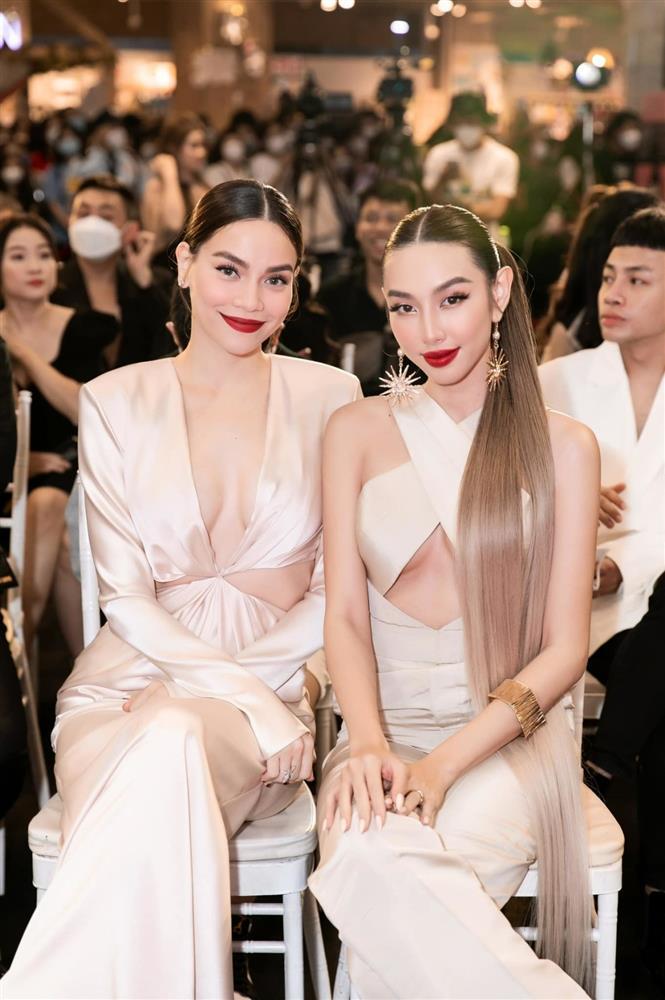 Những màn đọ sắc của Hồ Ngọc Hà với dàn mỹ nhân Vbiz-3