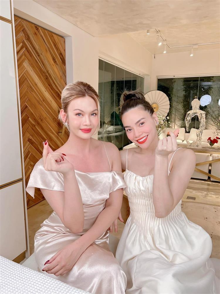 Những màn đọ sắc của Hồ Ngọc Hà với dàn mỹ nhân Vbiz-7