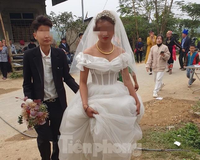 Đám cưới đồng tính nữ đầu tiên ở Nghệ An gây xôn xao-1