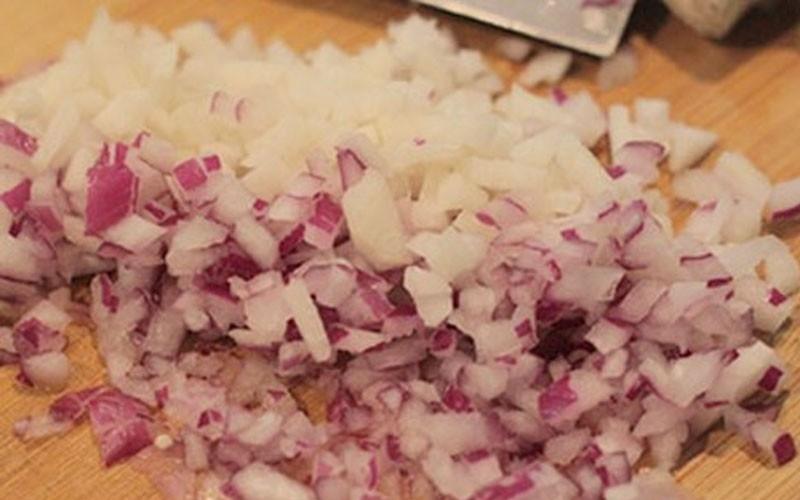 Món ngon cuối tuần: Cách làm sủi cảo trộn khô ngon đậm đà-1