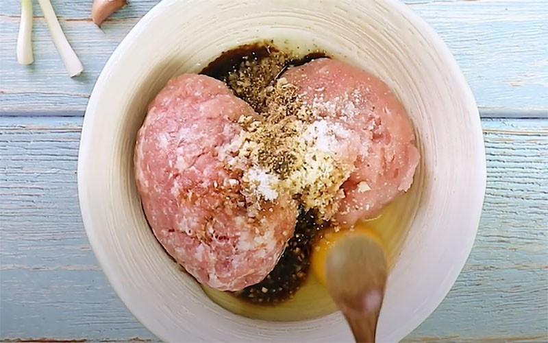 Món ngon cuối tuần: Cách làm sủi cảo trộn khô ngon đậm đà-2