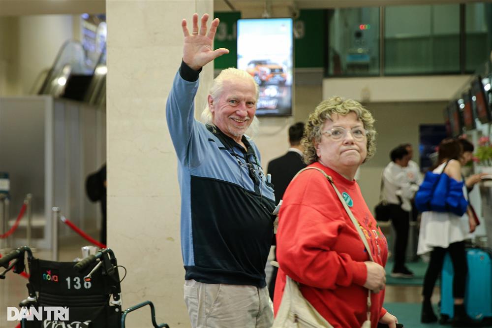 Cựu binh Mỹ bật khóc khi mang cuốn nhật ký lưu giữ 56 năm về tới Việt Nam-12