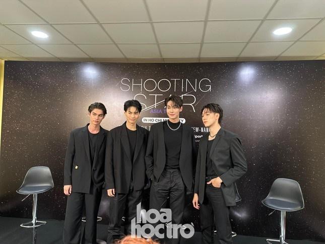 Fan Việt hóa nàng Cỏ, F4 Thái Lan tỏ tình mượt trước giờ concert-1