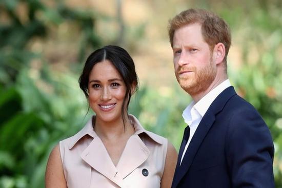 Harry - Meghan sốc khi bị Vua Charles đuổi khỏi nhà