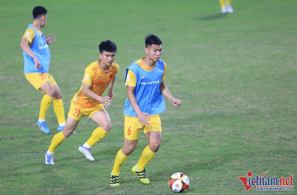Cầu thủ U23 Việt Nam nhận tin vui từ HLV Philippe Troussier-5