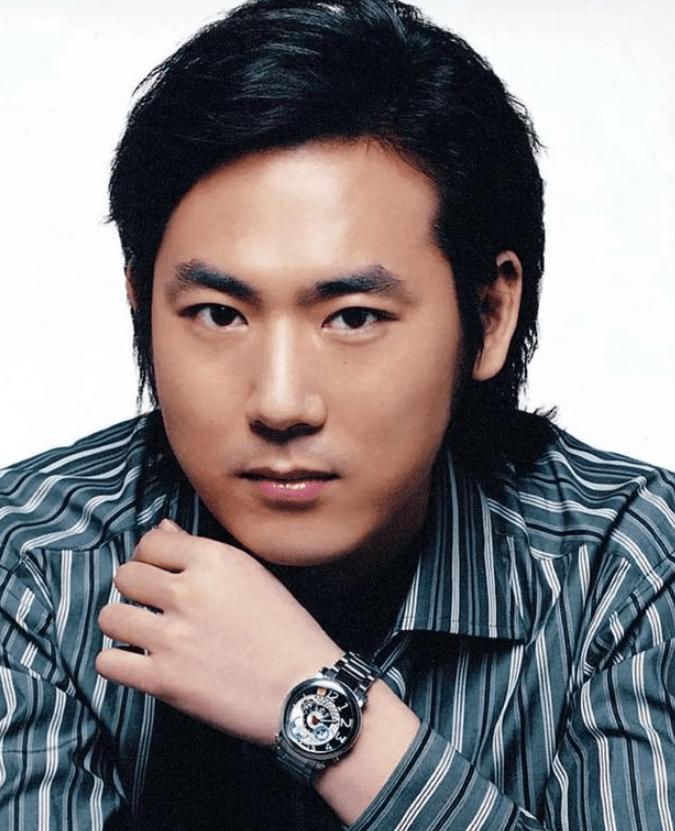 Tiểu Bản Nhi Hồng Lâu Mộng: 5 tuổi nổi tiếng, 29 tuổi qua đời trong siêu xe-2