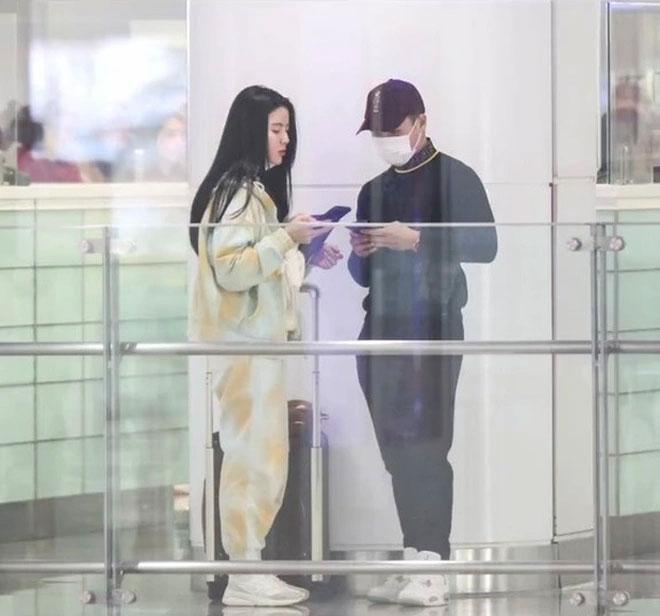 Quang Hải tạo dáng hài hước khi chụp ảnh cùng bạn gái-4