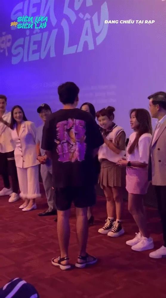 Mạc Văn Khoa bị khán giả tát vì lý do không ngờ-2