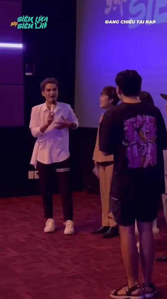 Mạc Văn Khoa bị khán giả tát vì lý do không ngờ-3