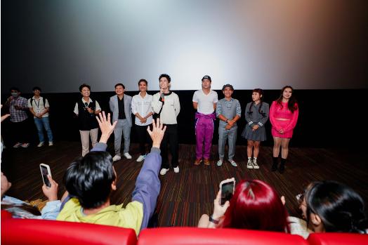 Mạc Văn Khoa bị khán giả tát vì lý do không ngờ-4