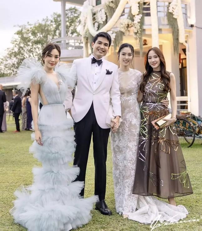 Thị phi trong lễ cưới Hoa hậu chuyển giới đẹp nhất Thái Lan-1