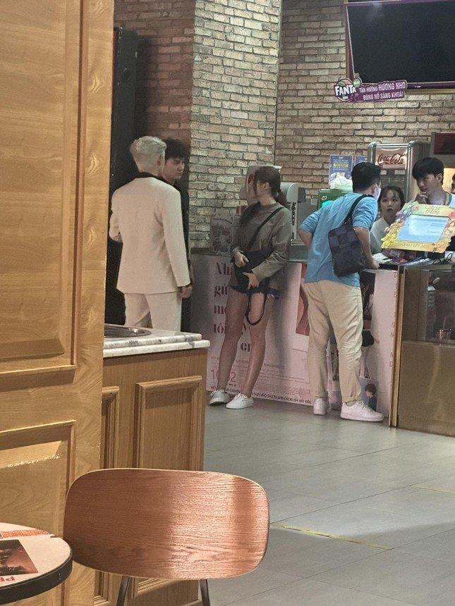 Lý do Trấn Thành đi xem phim phải bao cả rạp?-1