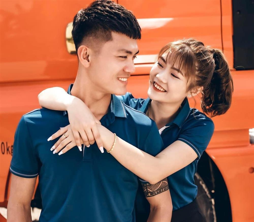 Chú rể Hà Tĩnh chơi lớn rước dâu bằng 20 xe container-2