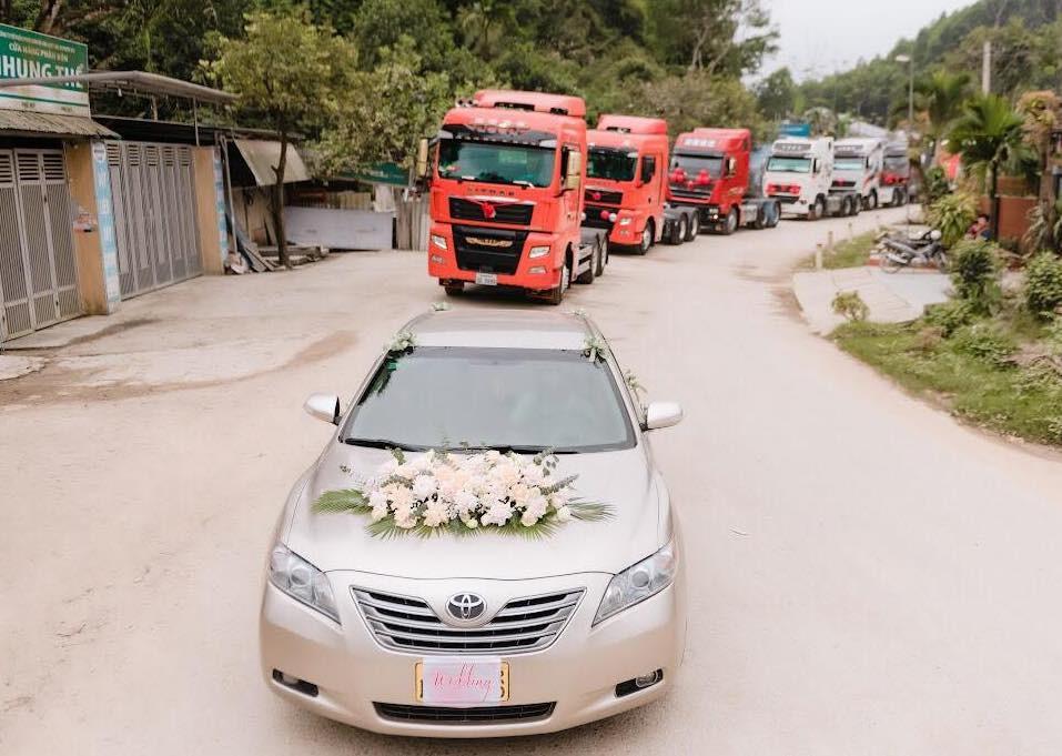 Chú rể Hà Tĩnh chơi lớn rước dâu bằng 20 xe container-11